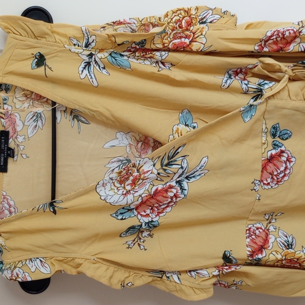R+J GOLD DRESS - Picture 10 of 11